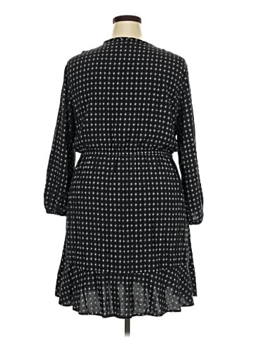 Old Navy Casual Dress (view 2)