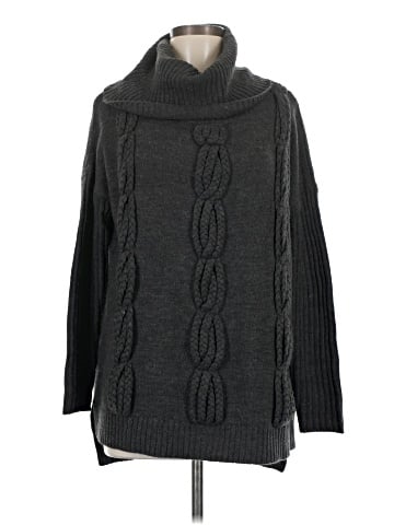 Romeo & Juliet Couture Long Sleeve Top (view 1)