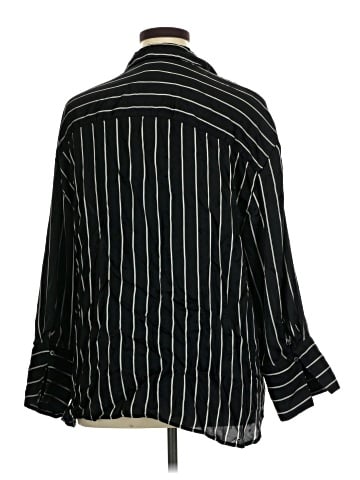 Gap Long Sleeve Button-Down Shirt (view 2)