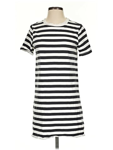 Old Navy Casual Dress (view 1)