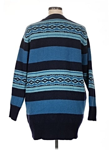 Lularoe Cardigan (view 2)