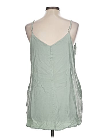 Veveret Sleeveless Blouse (view 2)
