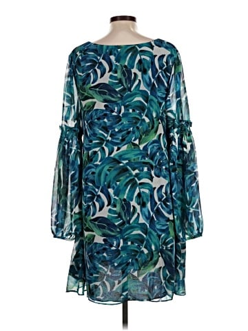Chloe Oliver Casual Dress (view 2)