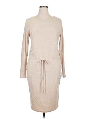 Betsey's Boutique Shop Casual Dress (view 1)