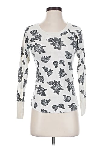 Essentials by Full Tilt Long Sleeve T-Shirt (view 1)