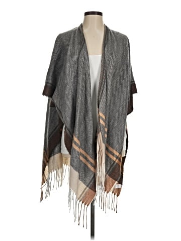 Coco + Carmen Poncho (view 1)