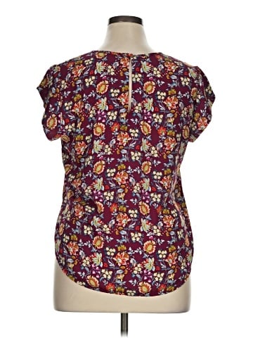 Lily White Short Sleeve T-Shirt (view 2)