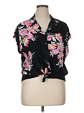 Torrid Short Sleeve Blouse (view 1)