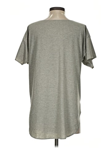 Uniqlo Short Sleeve T-Shirt (view 2)