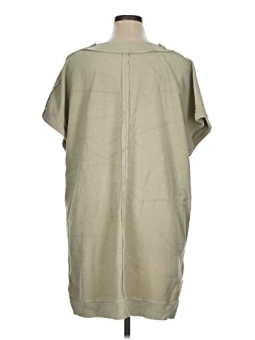 Pilcro Poncho (view 2)