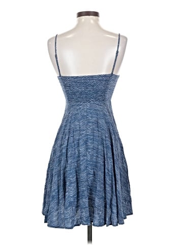 Old Navy Casual Dress (view 2)