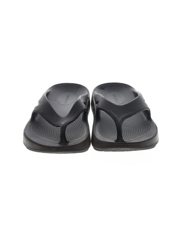 Oofos Flip Flops (view 2)