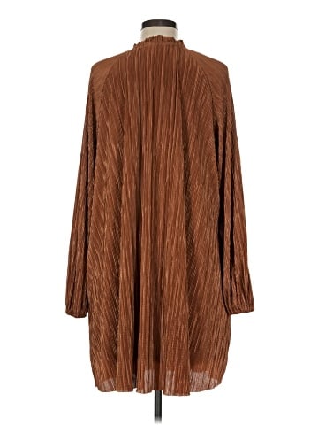 Banana Republic Casual Dress (view 2)