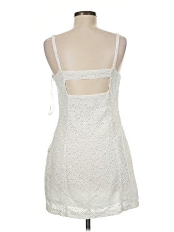 Urban Outfitters Casual Dress (view 2)