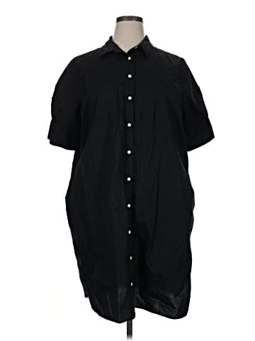 Old Navy Short Sleeve Button-Down Shirt (view 1)