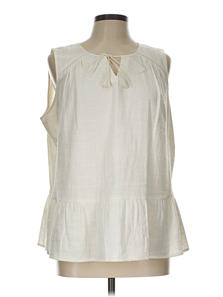 Pre-owned Time And Tru Sleeveless Blouse In Ivory