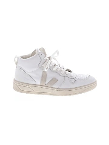 VEJA Sneakers (view 1)