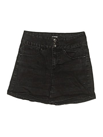 Hot Topic Shorts (view 1)