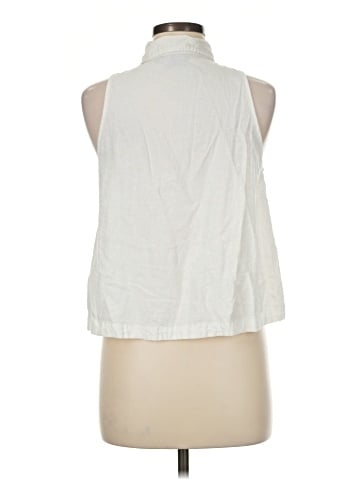 Gap Sleeveless Button-Down Shirt (view 2)