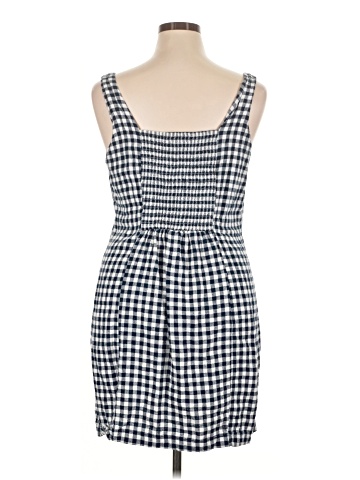 Old Navy Casual Dress (view 2)