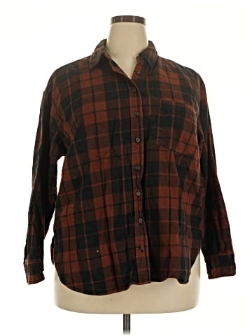 Universal Thread Long Sleeve Button-Down Shirt (view 1)