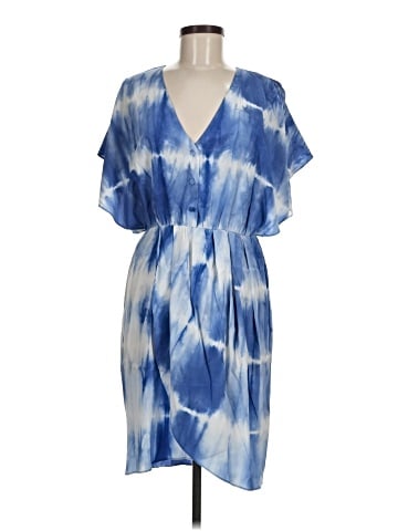 Alice + Olivia Casual Dress (view 1)