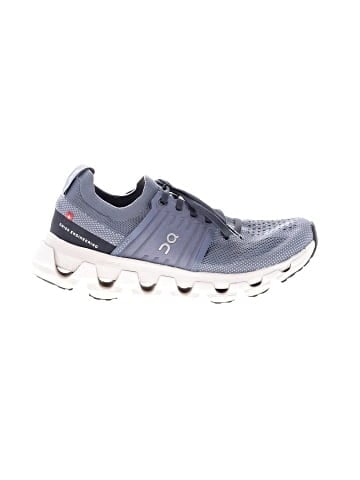 On Cloud Sneakers (view 1)
