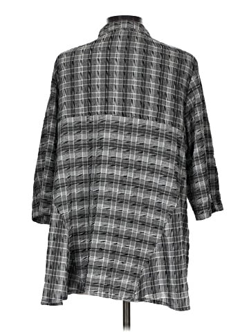 Evelyn & Arthur 3/4 Sleeve Button-Down Shirt (view 2)