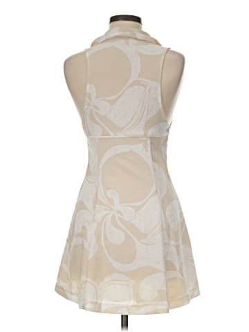 Urban Outfitters Casual Dress (view 2)