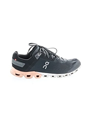 On Cloud Sneakers (view 1)