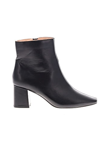 Journee Collection Ankle Boots (view 1)