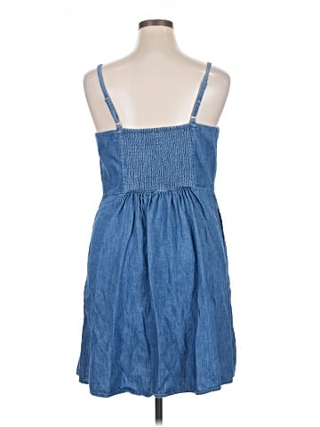 Old Navy Casual Dress (view 2)