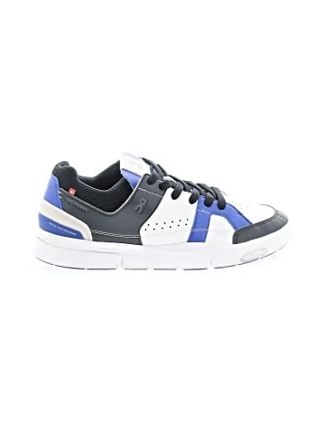 On Cloud Sneakers (view 1)