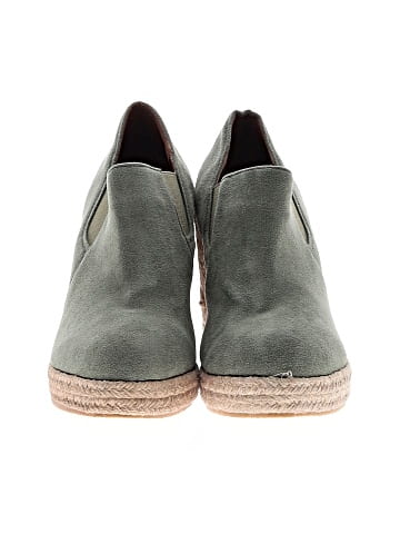 Unbranded Wedges (view 2)
