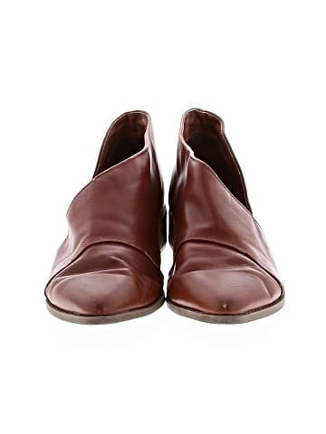 Universal Thread Flats (view 2)