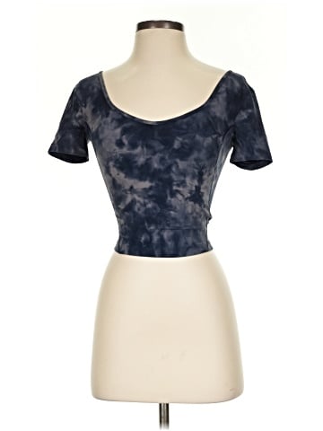 Lululemon Athletica Short Sleeve T-Shirt (view 1)