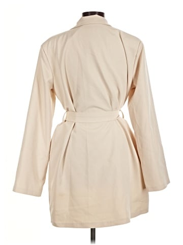 Boohoo Trenchcoat (view 2)