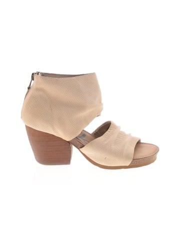 otBt Ankle Boots (view 1)