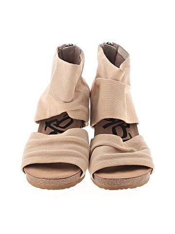 otBt Ankle Boots (view 2)