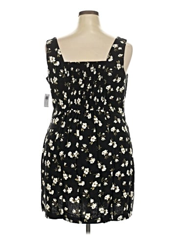 Old Navy Casual Dress (view 2)