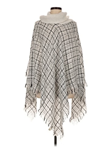 Simply Noelle Poncho (view 1)