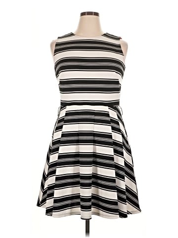 Danny And Nicole Casual Dress (view 1)
