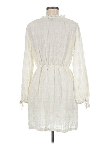 Saks Fifth Avenue Casual Dress (view 2)