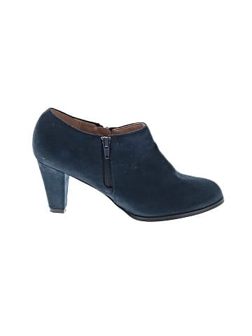 Journee Collection Ankle Boots (view 1)