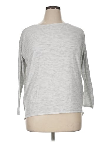 Lululemon Athletica 3/4 Sleeve T-Shirt (view 1)