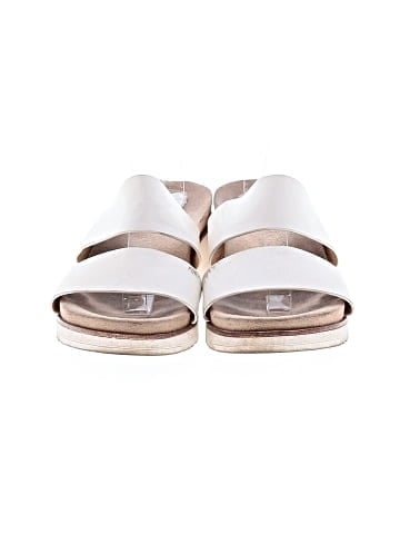 XOXO Wedges (view 2)