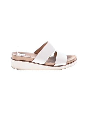 XOXO Wedges (view 1)