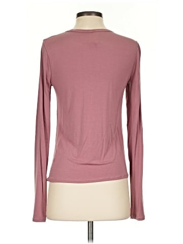 Lululemon Athletica Long Sleeve T-Shirt (view 2)