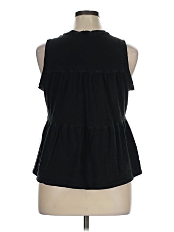 Time and Tru Tank Top (view 2)