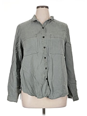 Universal Thread Long Sleeve Button-Down Shirt (view 1)